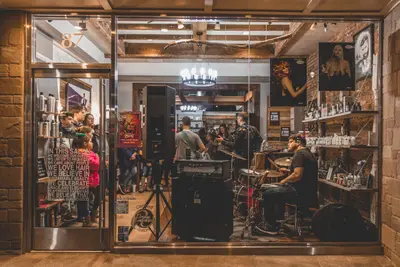 A night at the Salon