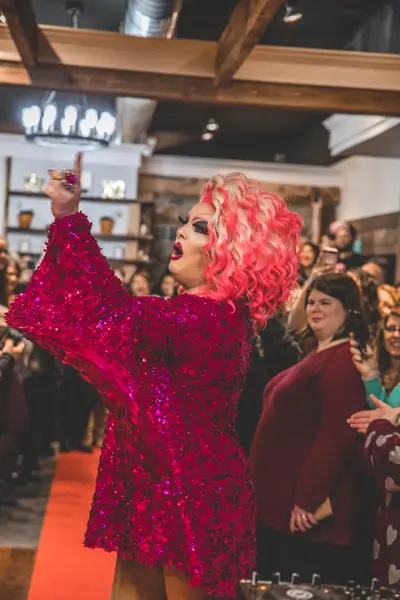 A night at the Salon